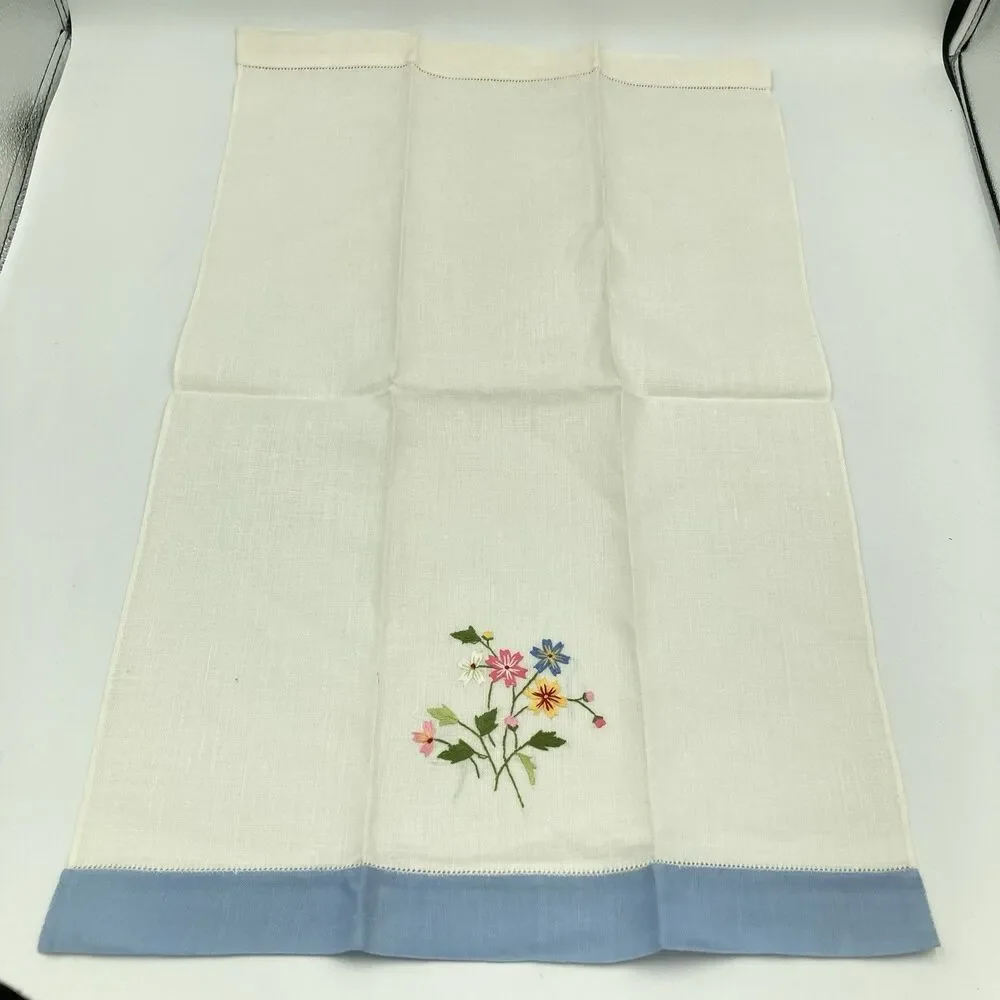 Vintage Guest Towels White Floral Hand Embroidered Appliqué Linen Towels Set 4